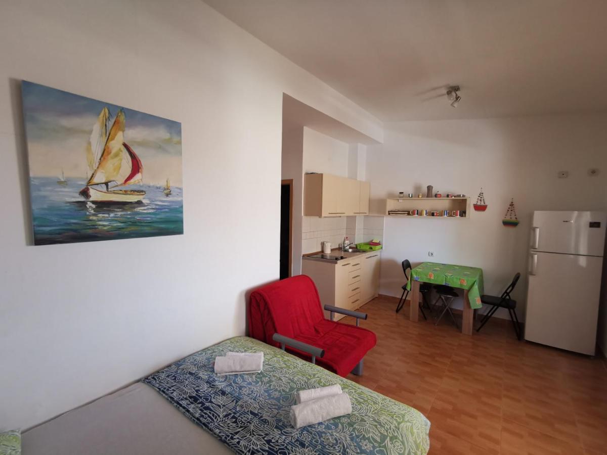 Apartments Montenegrina Ulcinj Exterior photo