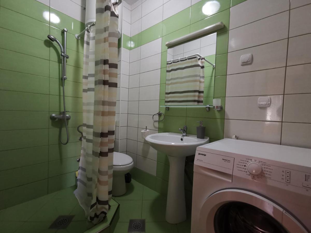 Apartments Montenegrina Ulcinj Exterior photo