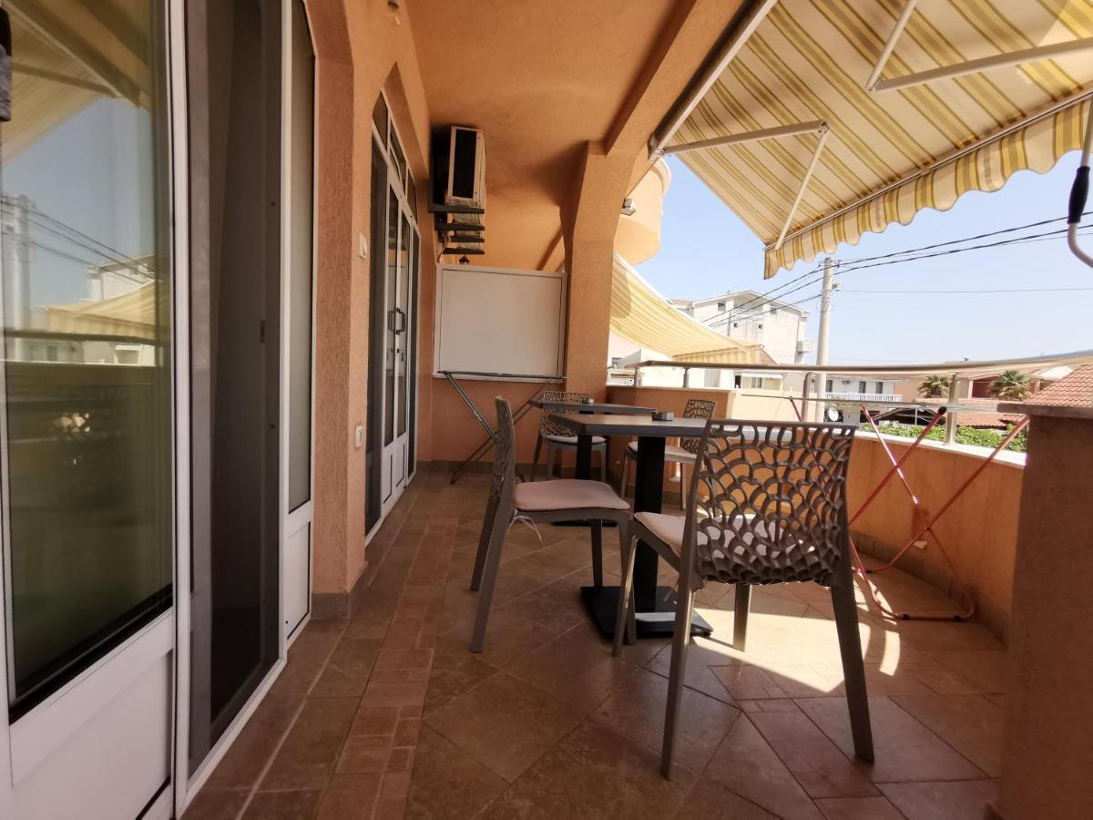Apartments Montenegrina Ulcinj Exterior photo
