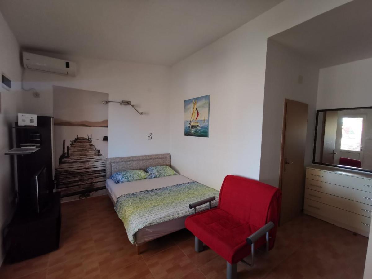 Apartments Montenegrina Ulcinj Exterior photo