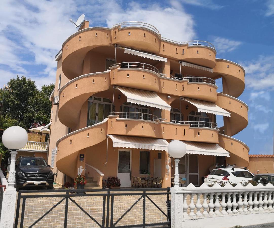 Apartments Montenegrina Ulcinj Exterior photo